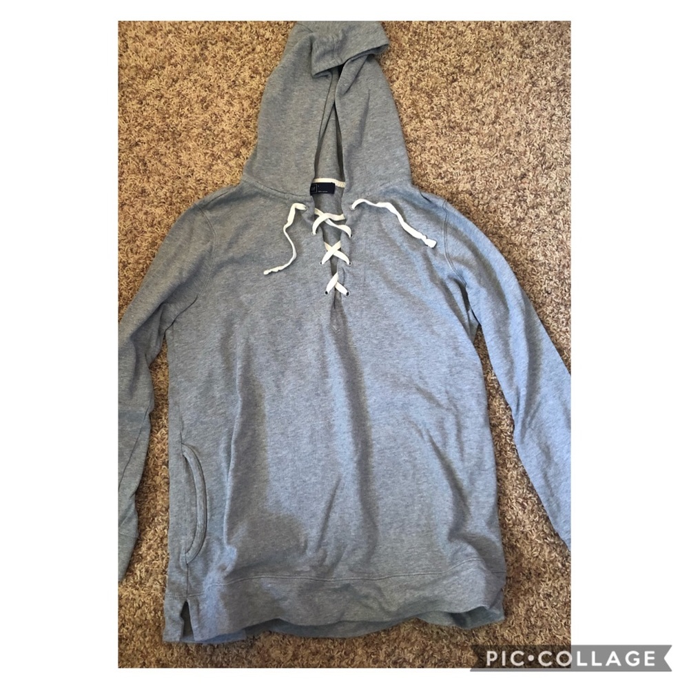 Gap grey sweatshirt
